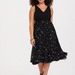 (NWOT) Torrid Black star ponte chiffon midi dress